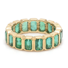  EMERALD BEZELED ETERNAL RING