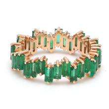  EMERALD SPRINKLES RING